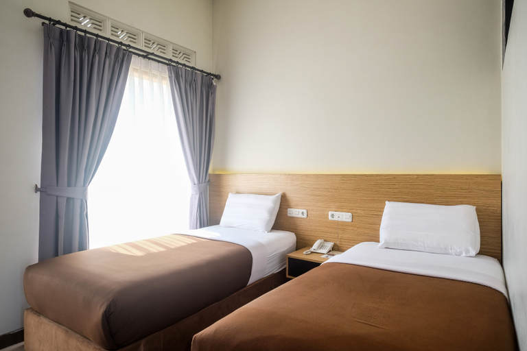 Bedroom 3, Amerta Giri Hotel Dieng Wonosobo, Wonosobo