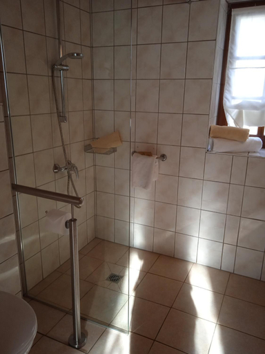 Bathroom 5, Zum Ginkgobaum, Ilm-Kreis