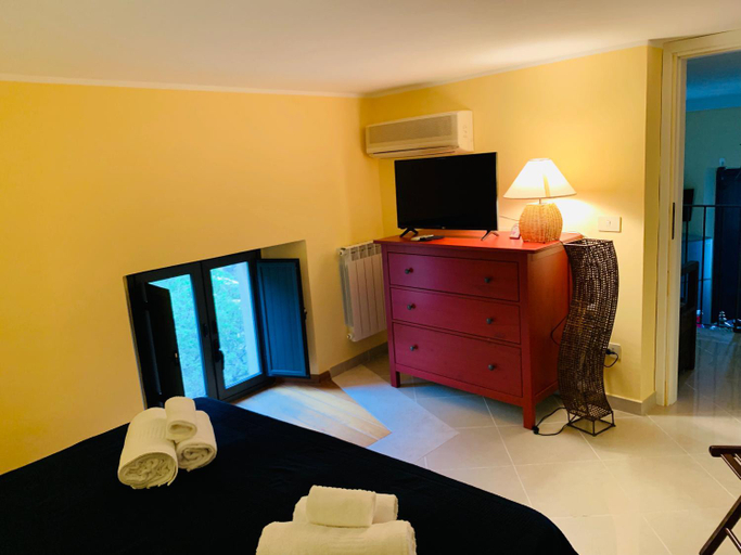Others 3, Amartia Apartments, Messina