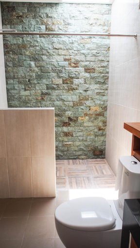 Bathroom 16