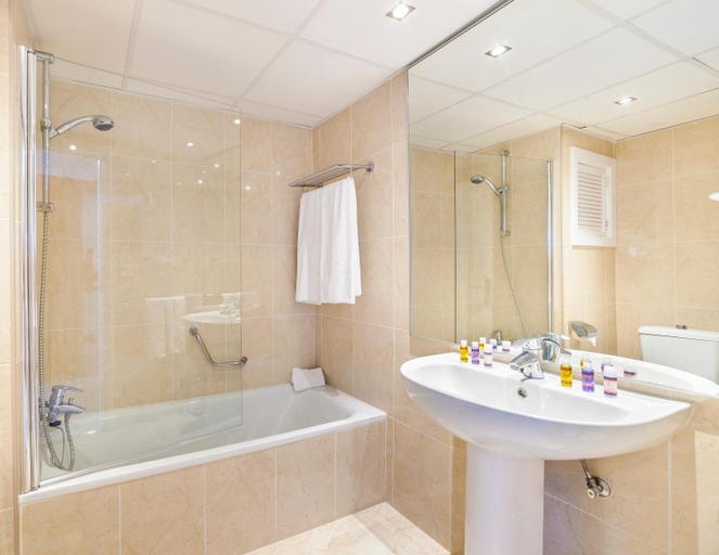 Bathroom 4, Globales Samoa, Baleares