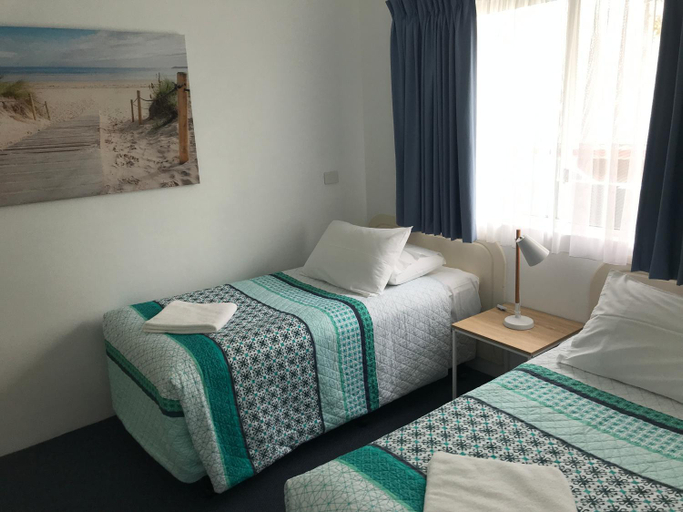 Bedroom 2, Aquarius Apartments Mollymook, Shoalhaven - Pt B