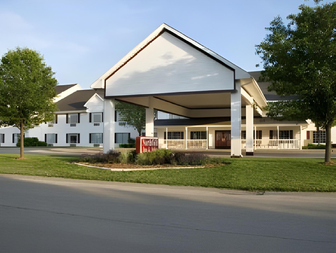 Exterior & Views 2, Northfield Inn, Suites & Conference Center, Sangamon