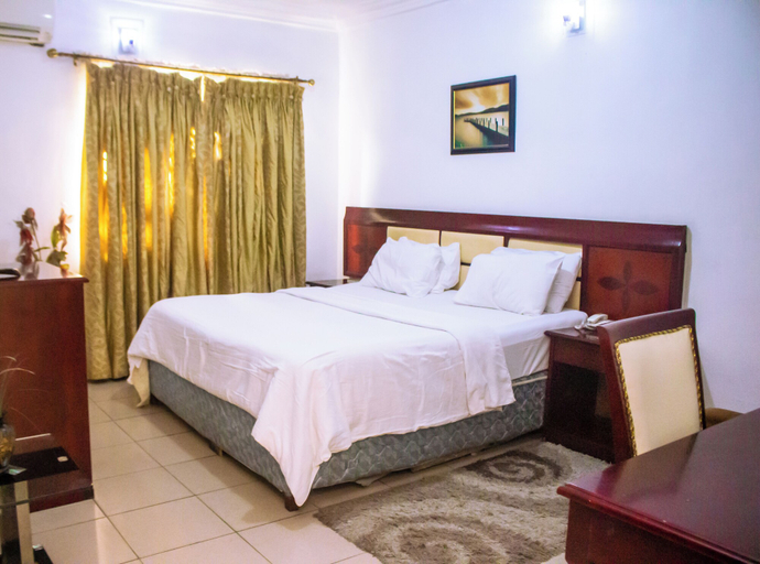 Bedroom 2, Goldstone Luxury Hotel, Obio/Akp