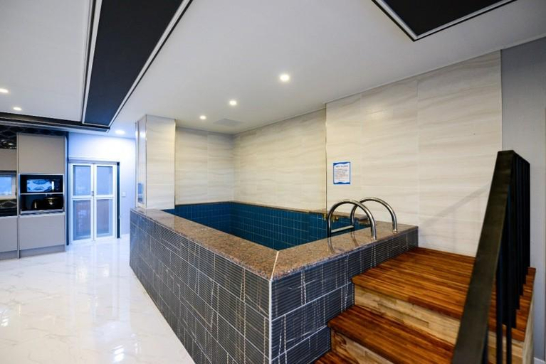 Others 3, Sacheon Maisonde Heb Pension, Sacheon