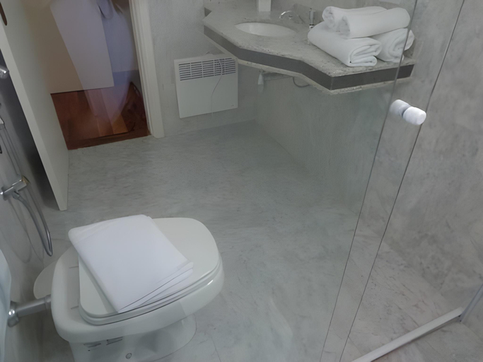 Bathroom, VELINN Pousada Chateau do Luar Prime, Campo Limpo Paulista