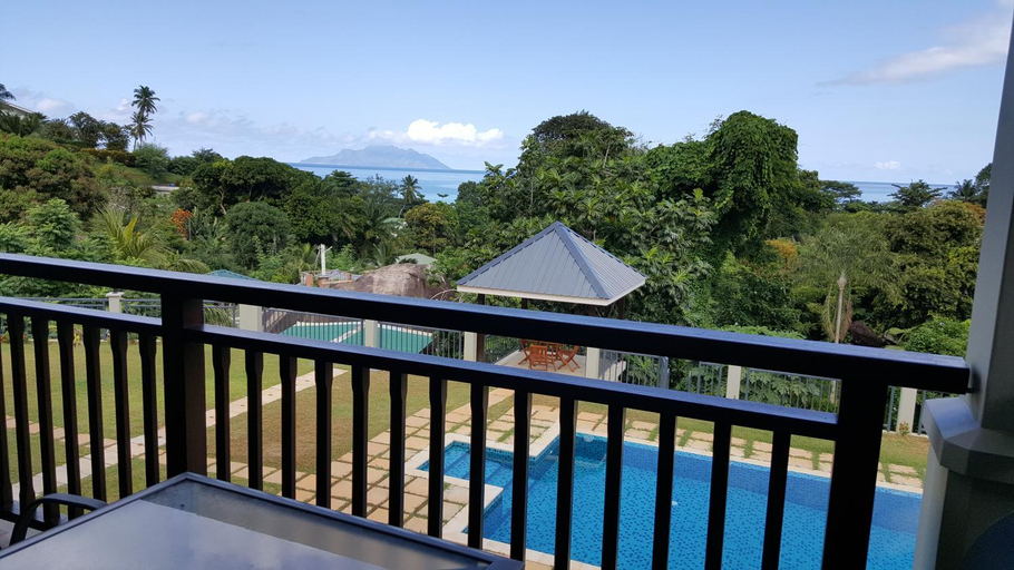 Others 4, Bambous River Lodge