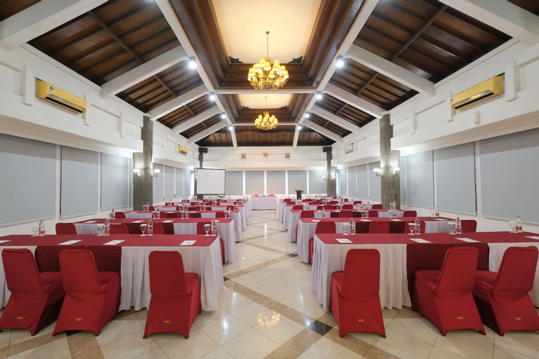 Business Facilities 22