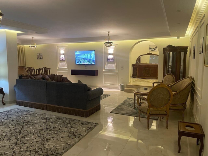 Others 4, pyramids boutique, Al-Ahram