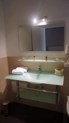 Bathroom 2, Hotel Eremo, Viterbo