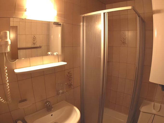 Bathroom 3, Seilergasse Apartments by we rent, SUMMERCARD INCLUDED, Zell am See