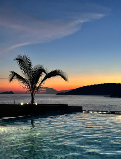 blue summer at jesslton quay 亚庇忆廊, Kota Kinabalu