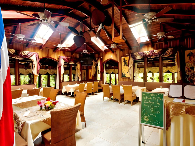 Food & Drinks 4, Hotel Villas Lirio, Aguirre