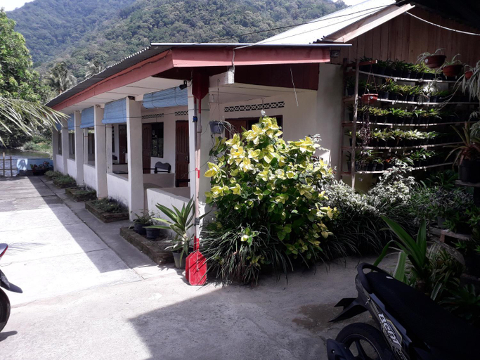 Exterior 5
