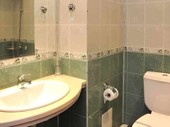 Bathroom 4, Семеен Хотел Сокол, Sandanski
