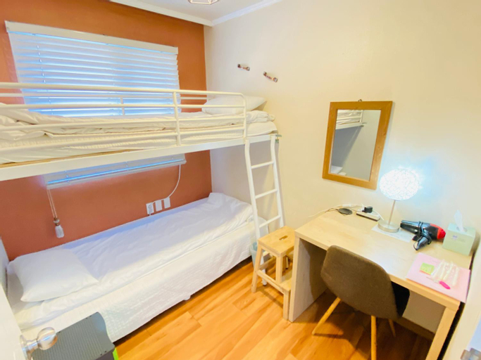 Bedroom 10