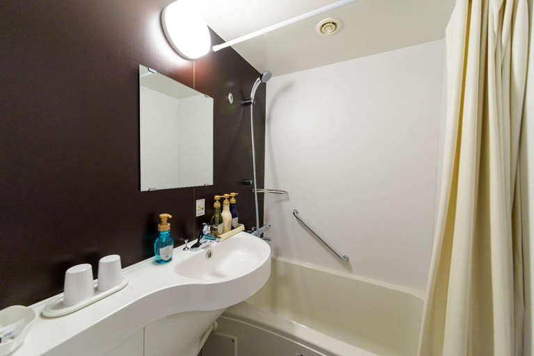 Bathroom 3, Surestay Plus Hotel By Best Western Shin-Osaka, Osaka