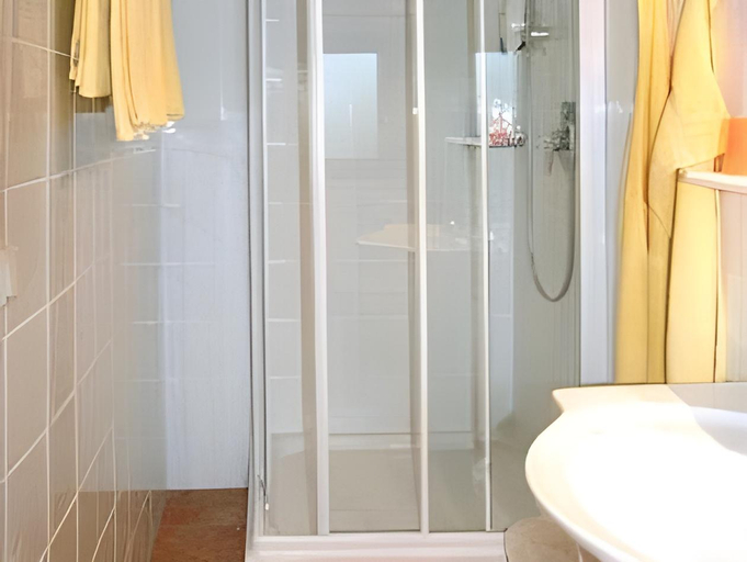 Bathroom 2, Noichl’s Hotel Garni, Kitzbühel