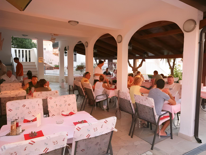 Food & Drinks 5, Hotel B&B Villa Paula, Okrug