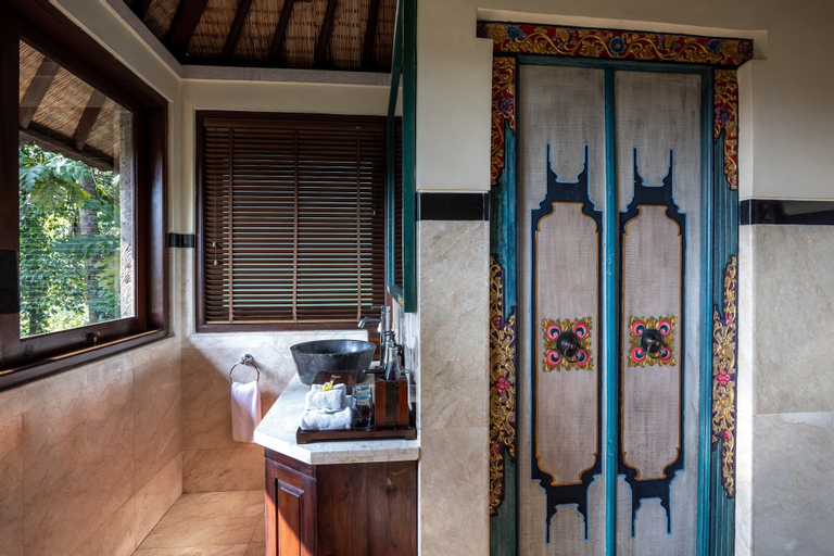 Bathroom 8