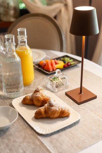 Food & Drinks 8