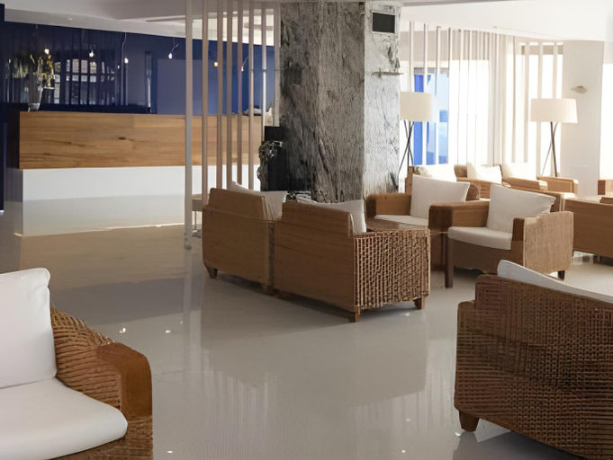 Public Area 5, Canyelles Platja, Girona