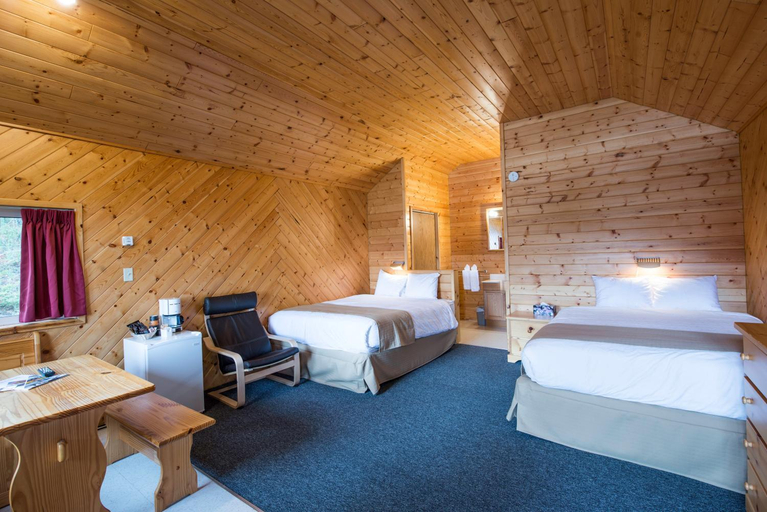 Bedroom 2, Northern Rockies Lodge, Northern Rockies