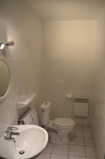 Bathroom 4, Hotel le royal, Haute-Marne
