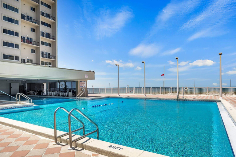 Sport & Beauty, By the Wave Side Oceanfront!, Bay