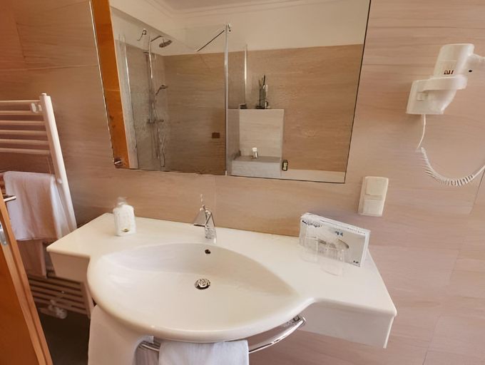 Bathroom 4, Bachmanngut, Gmunden