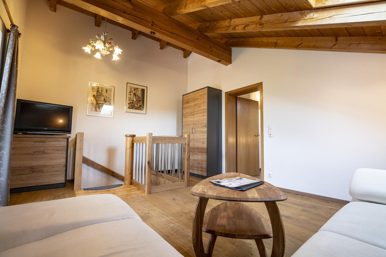 Bedroom 3, Wellness & Landhotel Prinz- Wellness & Romantik, Berchtesgadener Land