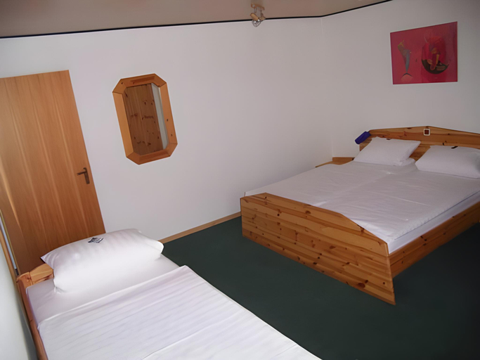 Bedroom 2, Smile Hotel, Nürnberg