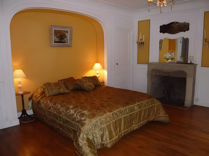 Bedroom 2, Hattonchatel Chateau & Restaurant La Table du Chateau, Meuse