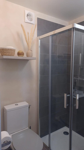 Bathroom 17