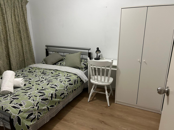 Bedroom 2, double room share bathroom and kitchen, Canning