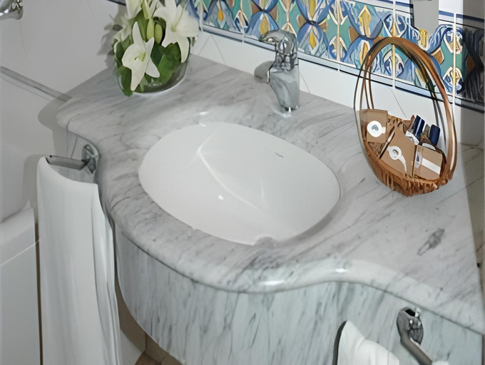 Bathroom 5, Arbatasar, Ogliastra