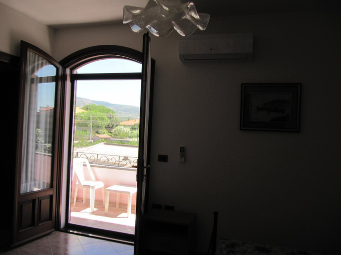 Others 4, Il Portico, Oristano