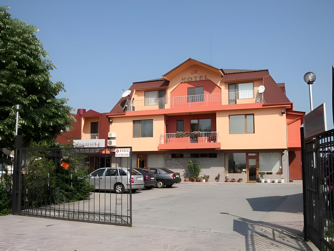 Exterior & Views 1, Hotel Racic Self-Check In, Maritsa