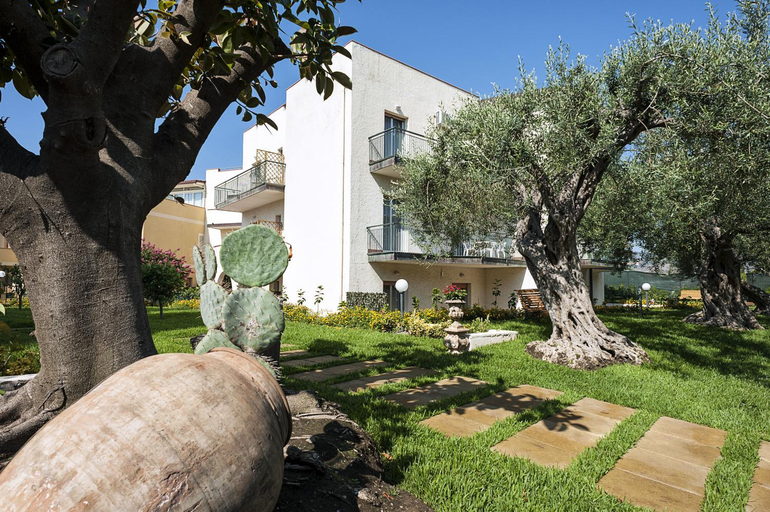 Exterior & Views, Villa Collina, Messina