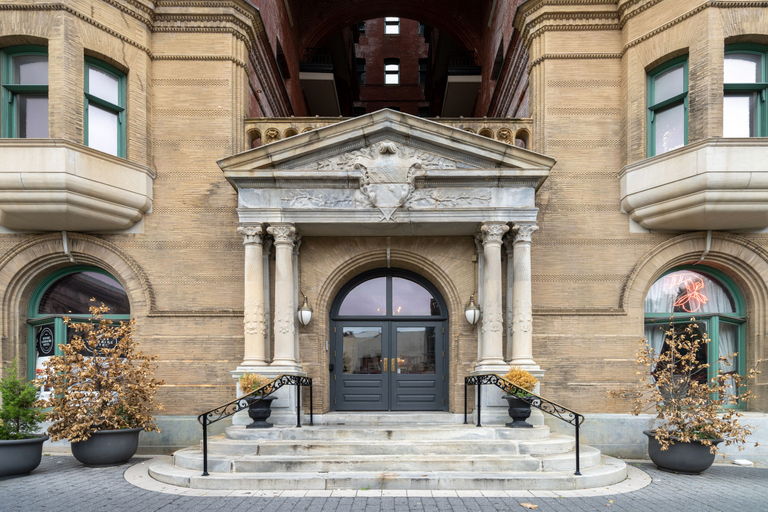 Exterior & Views