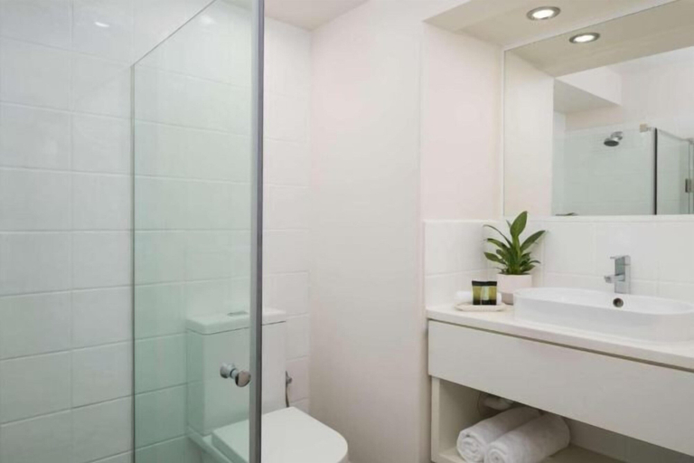 Bathroom 11