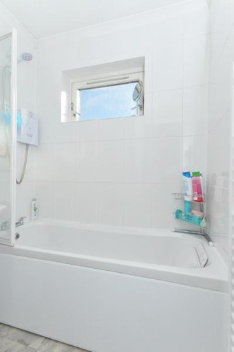 Bathroom, Edinburgh Seaside Apartment, Edinburgh
