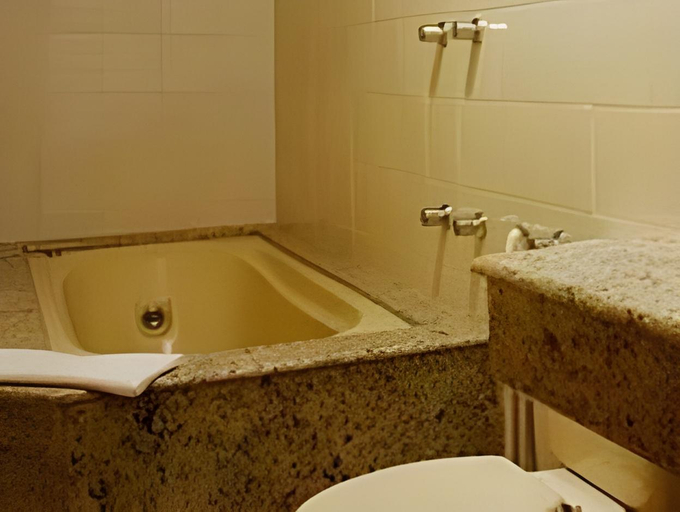 Bathroom 3, Blumen Hotel Boutique, Canela