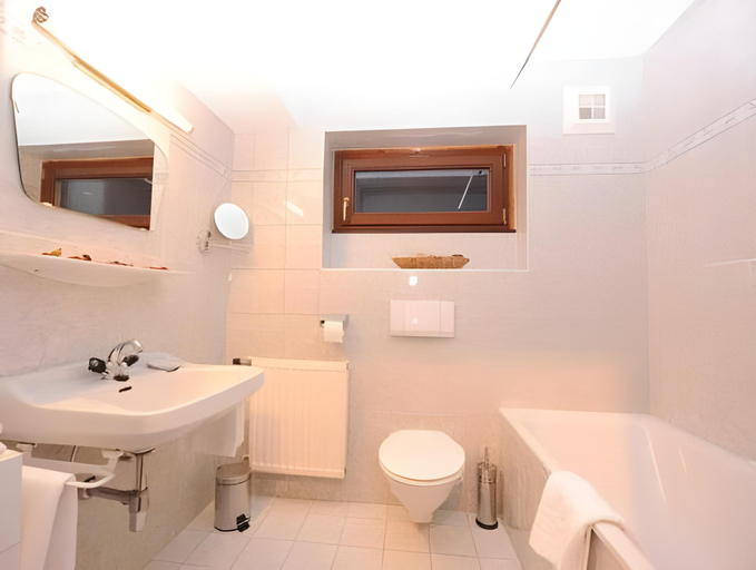 Bathroom 3, Konig - Joker Card included in Summer, Zell am See