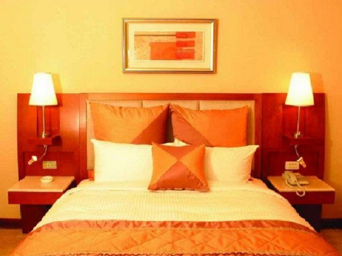 Bedroom 2, Elegance Hotel, Taipei City