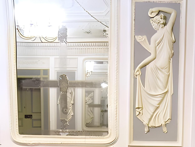 Others 3, Miseria e Nobilta' Bed and Breakfast, Napoli
