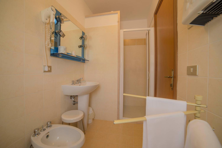 Bathroom 4, Hotel Santa Maria, Perugia