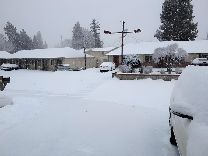 Exterior & Views 2, Cascade Lodge, Deschutes