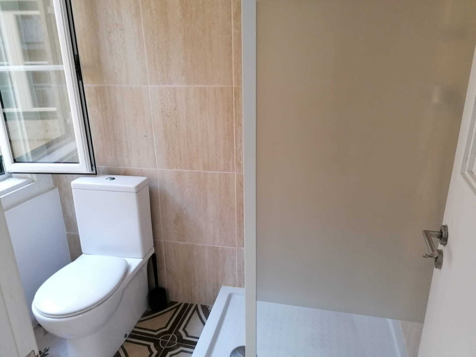 Bathroom 3, Open World Hostel, Lisbon