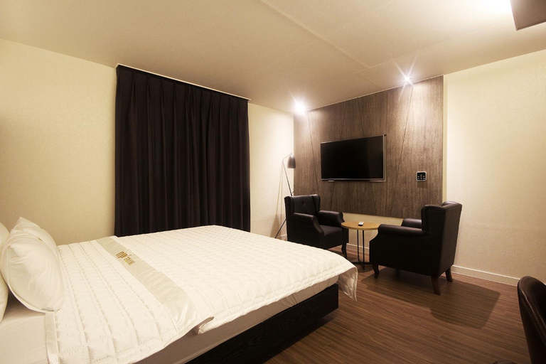 Bedroom 11